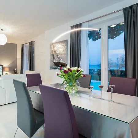 Logan Apartment Kastela