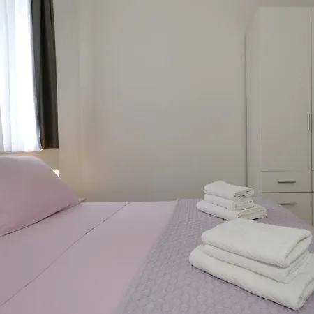 Logan Apartment Kastela