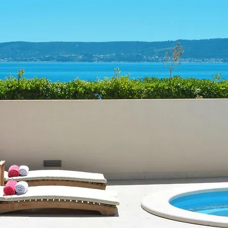 Logan Apartment Kastela